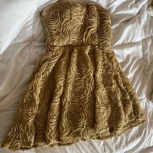 Gold strapless Vera wang dress